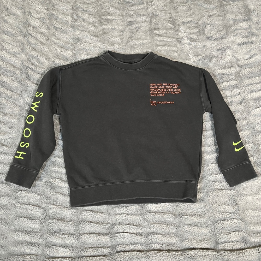 Nike Kids Crewneck Sweatshirt Black Neon Swoosh Standard Fit Size S CU8947011
